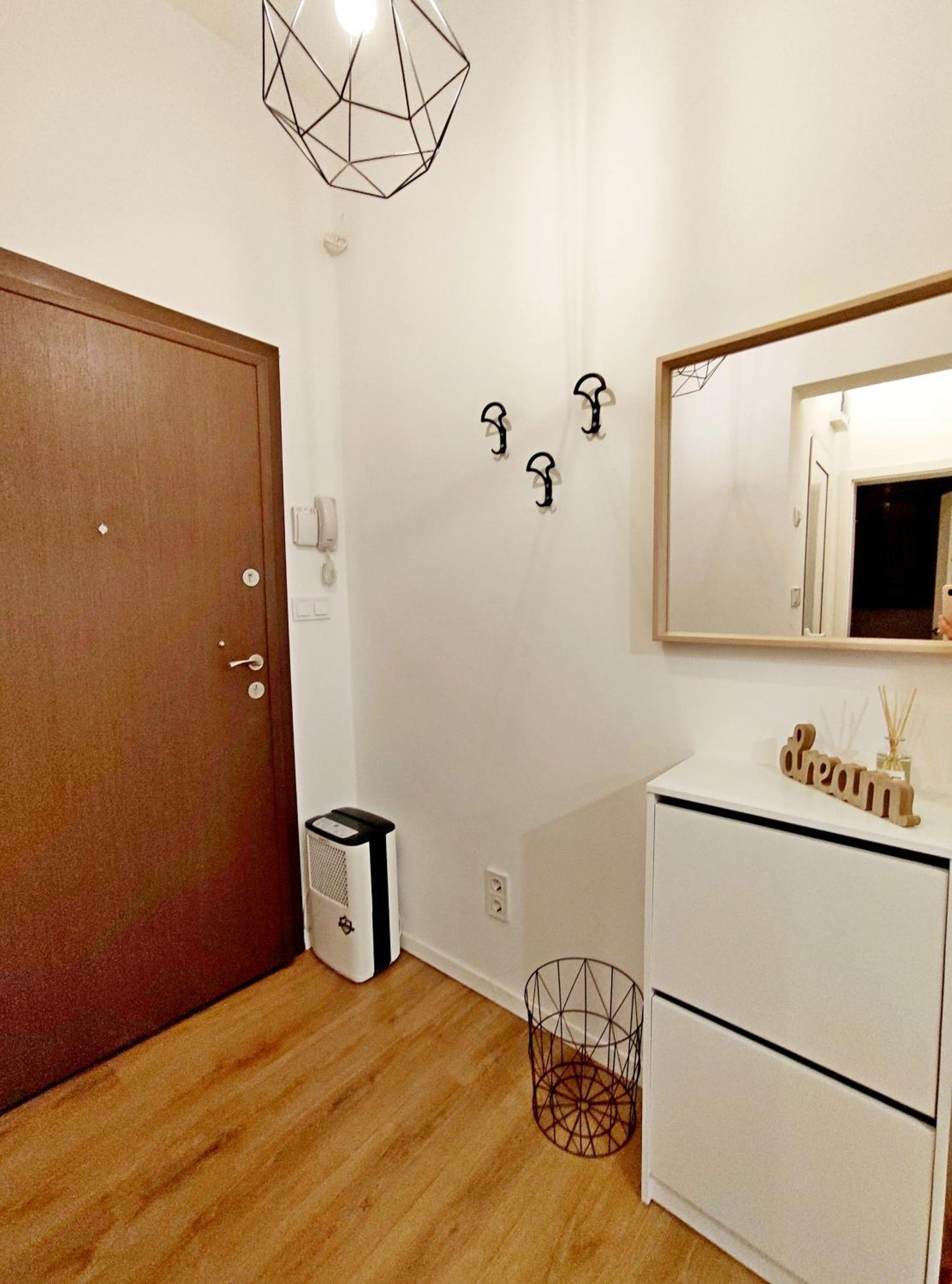 Top Centre 1 Bedroom Apt Next To Vitosha Blvd. Sofia Ngoại thất bức ảnh