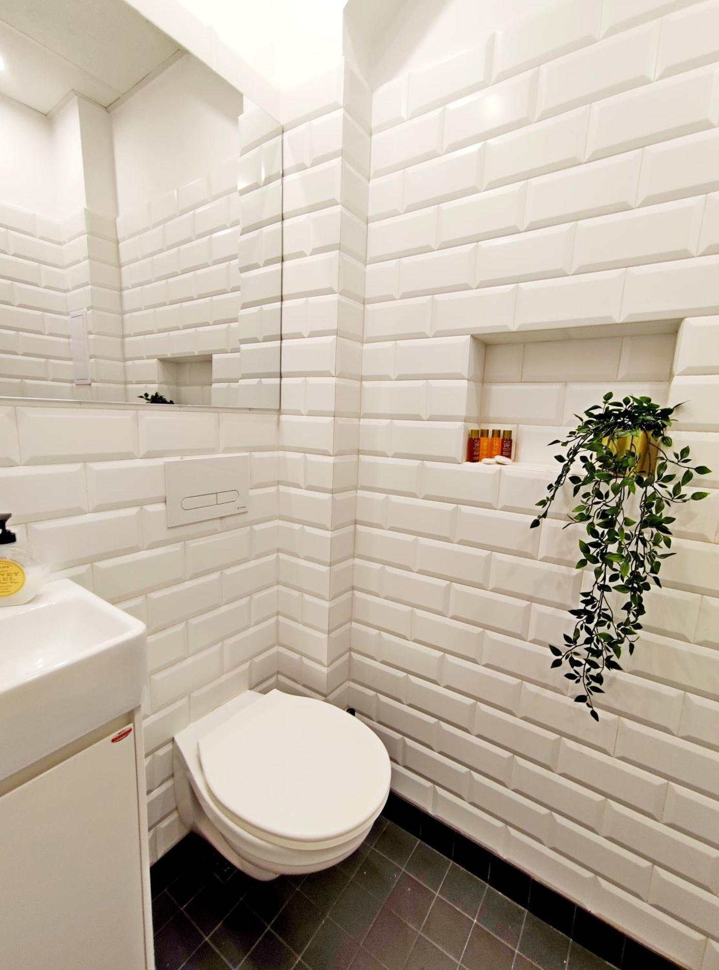 Top Centre 1 Bedroom Apt Next To Vitosha Blvd. Sofia Ngoại thất bức ảnh