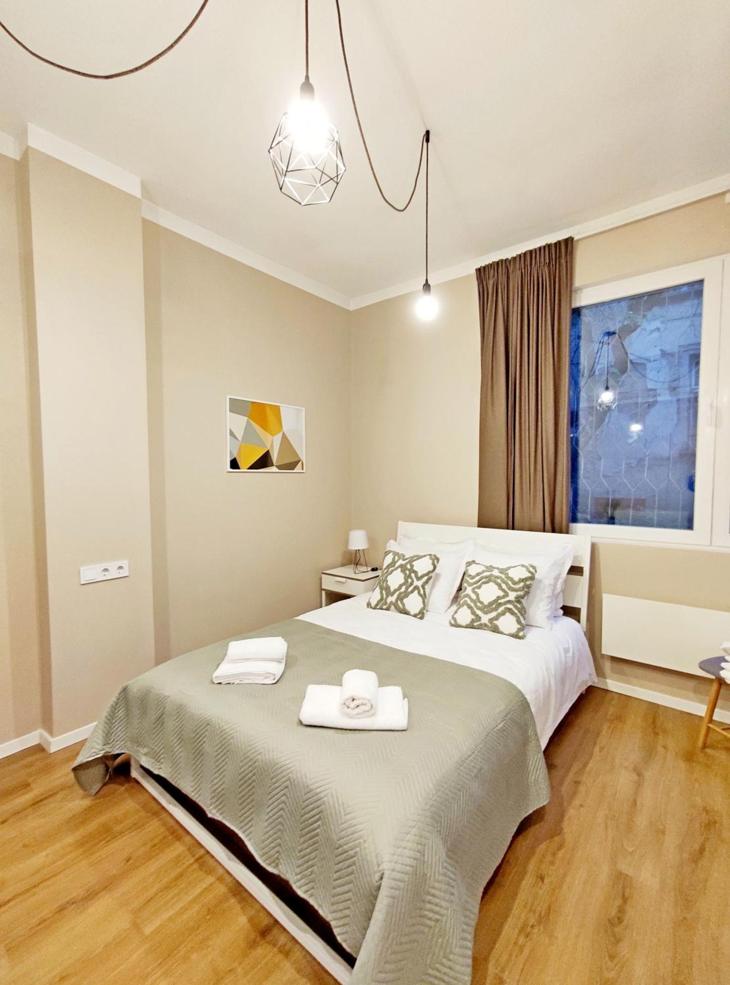Top Centre 1 Bedroom Apt Next To Vitosha Blvd. Sofia Ngoại thất bức ảnh