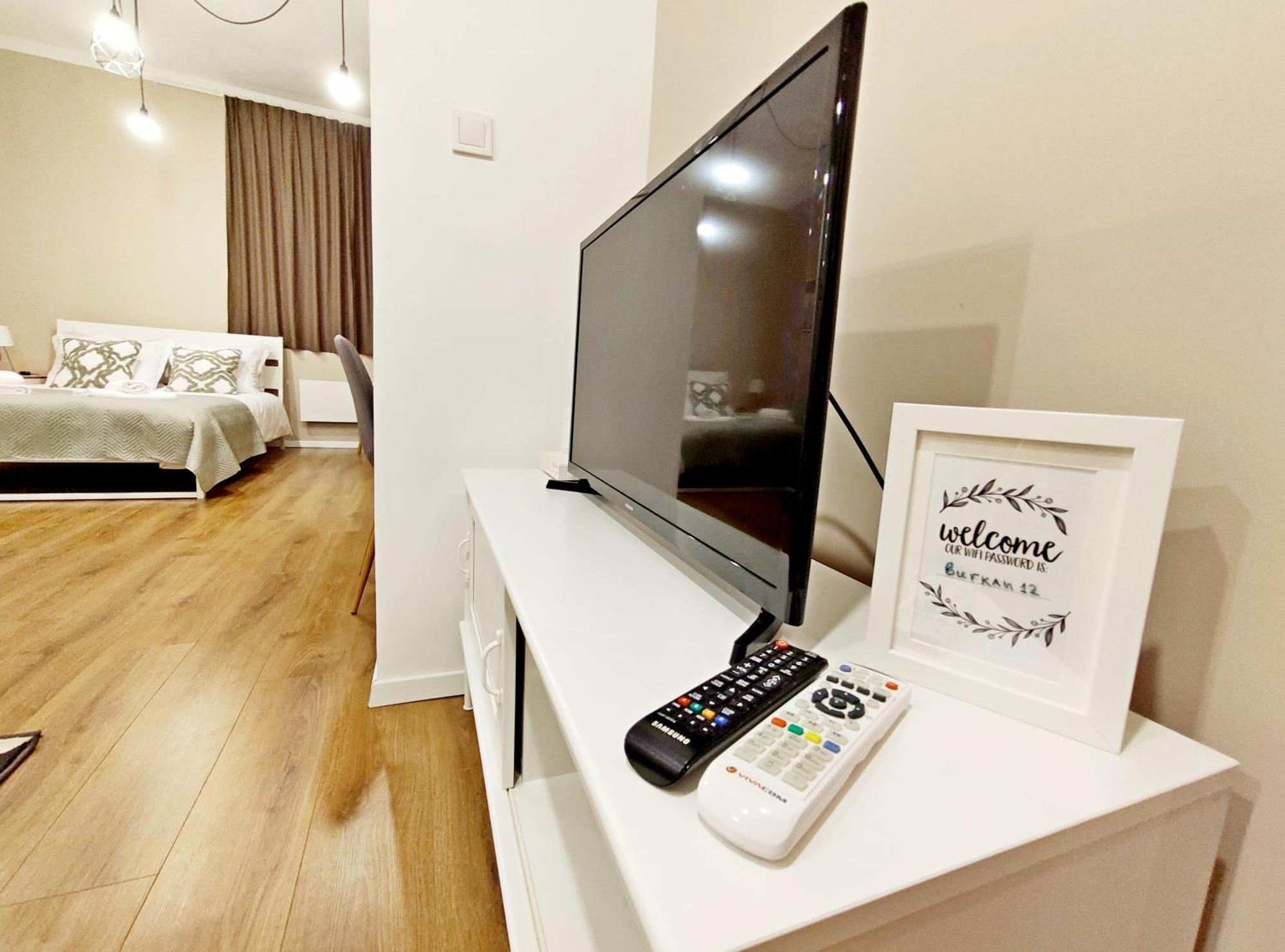 Top Centre 1 Bedroom Apt Next To Vitosha Blvd. Sofia Ngoại thất bức ảnh